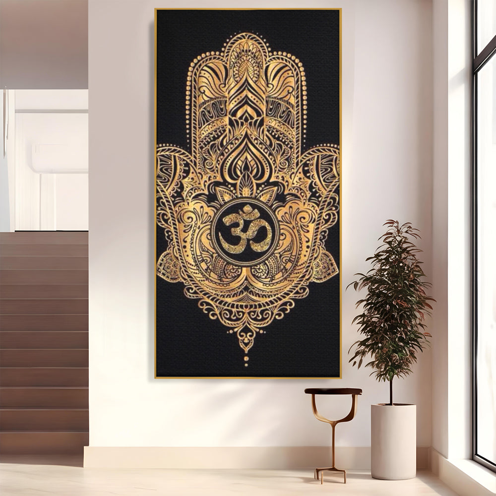 Tablou canvas cu illustratie digitala hamsa aurie, in rama de aluminiu auriu